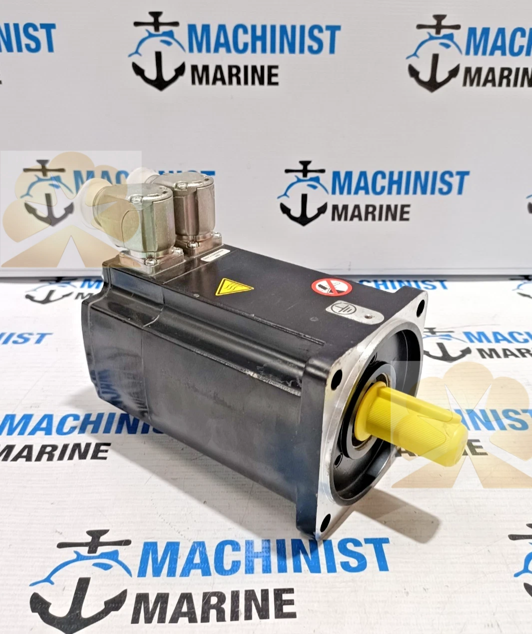 Schneider Electric BMH1002T16A2A servo motor